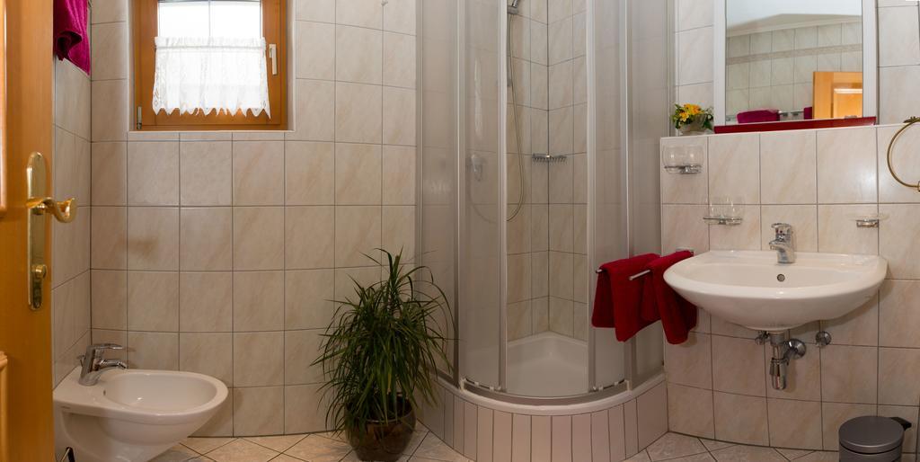 Kreuzhof Seefeld Seefeld in Tirol Room photo